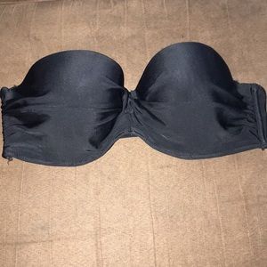 Twisted front bikini top 😍